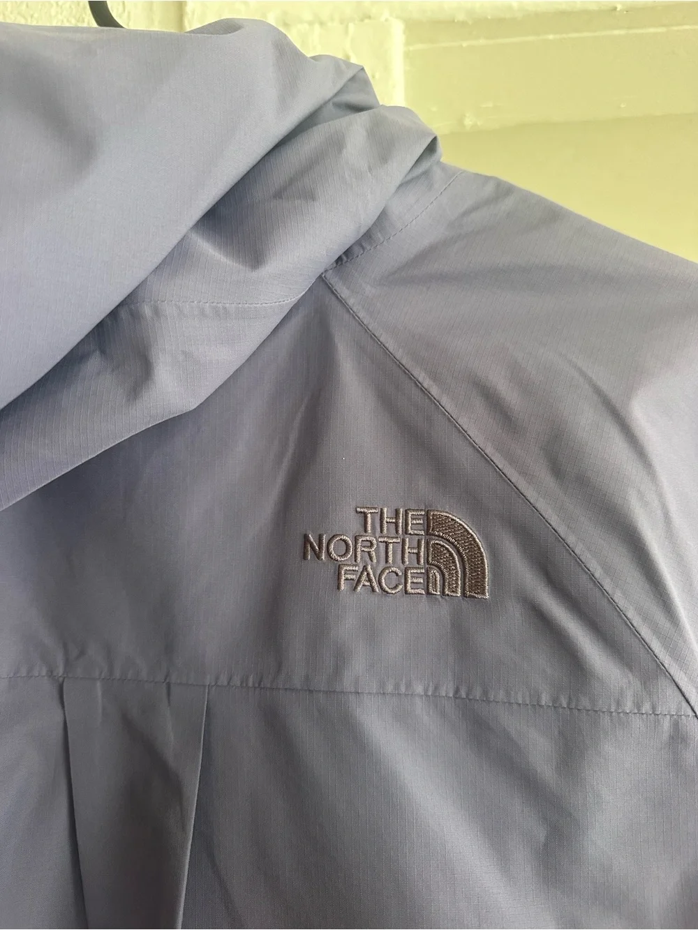 The North Face Lavender Shell Rain Jacket - Picture 4 of 6